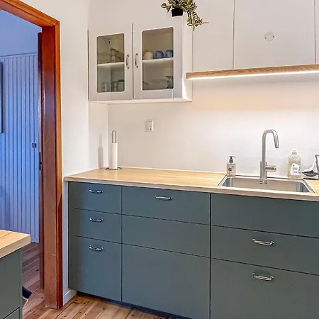 בית נופש Cozy In With House Sea View אסנס